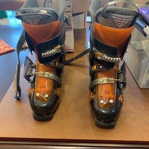 Men’s Ski Boots - size 11